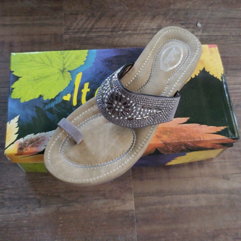 Super Comfy Toe Ring Sandals